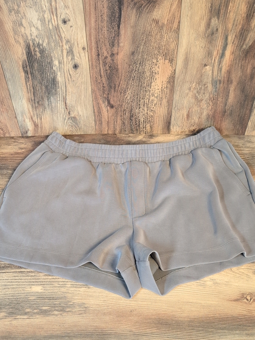 a new day Women's Athletic Elastic-Waist Velvety Lounge Shorts XL        W413